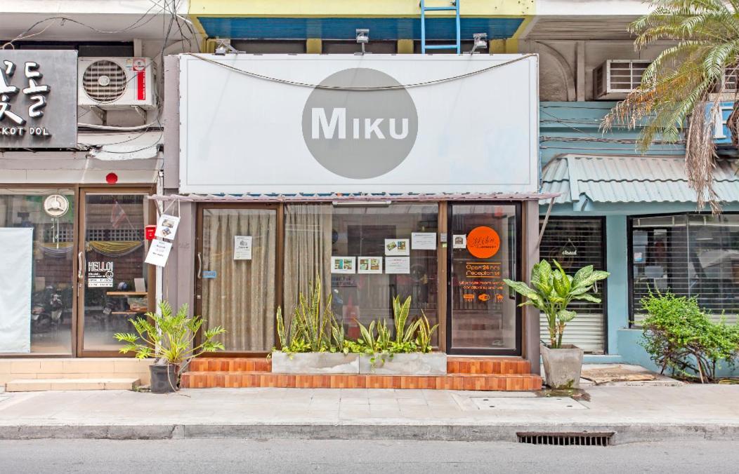 Miku Guesthouse Bangkok Exterior foto